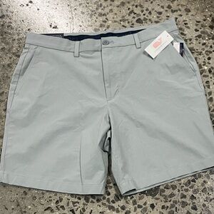 Vineyard Vines 8” Performance Breaker Shorts Size 35”